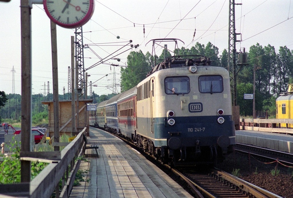 E110_241-Leverkusen-Küppersteg-1989-00.jpg