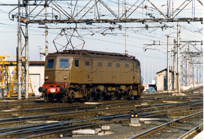 428 151 VE 19.04.86.jpg