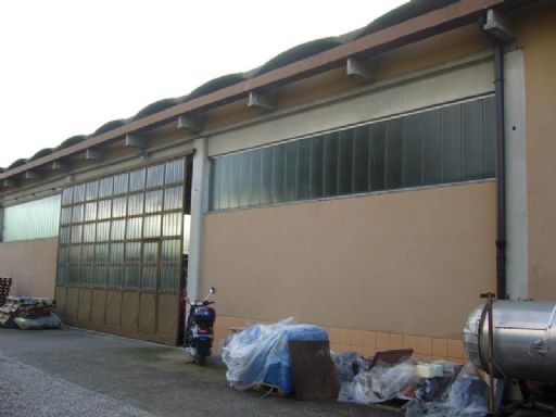 porte capannone2.jpg