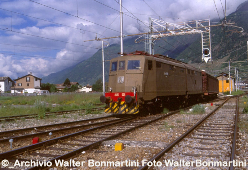 E.645.028 merciacquaminerale-Tirano-anni 90-forum2GarchivioWBonmartini.diapositiva..jpg