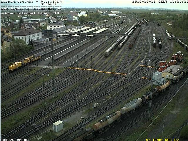 Plattling 01-05-2015 treno lavori giallo in transito verso ovest.JPG