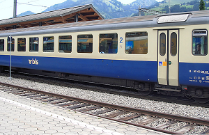 beige sopra e blu sotto.png