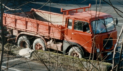 FIAT 643 RIBALTABILE TERZO ASSE AGGIUNTO CENTRALE RESIZED.jpg