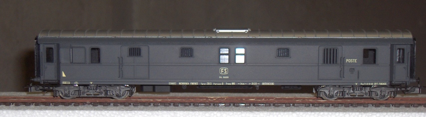 1986 - Bagagliaio FS DUz 95025 - Rivarossi Trenohobby codice M2537-1.JPG