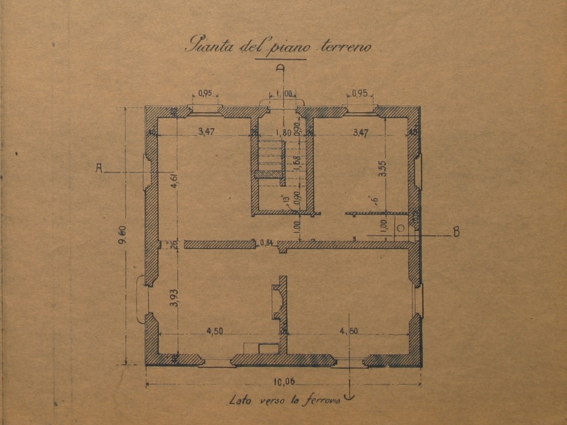 casa cantoniera doppia tipo a due piani di quattro ambienti per alloggio ad una scala 005.jpg