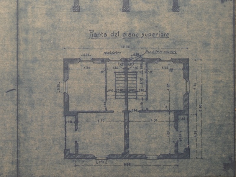 casa cantoniera doppia tipo a due piani di quattro ambienti per alloggio con due scale vers 1 005.jpg