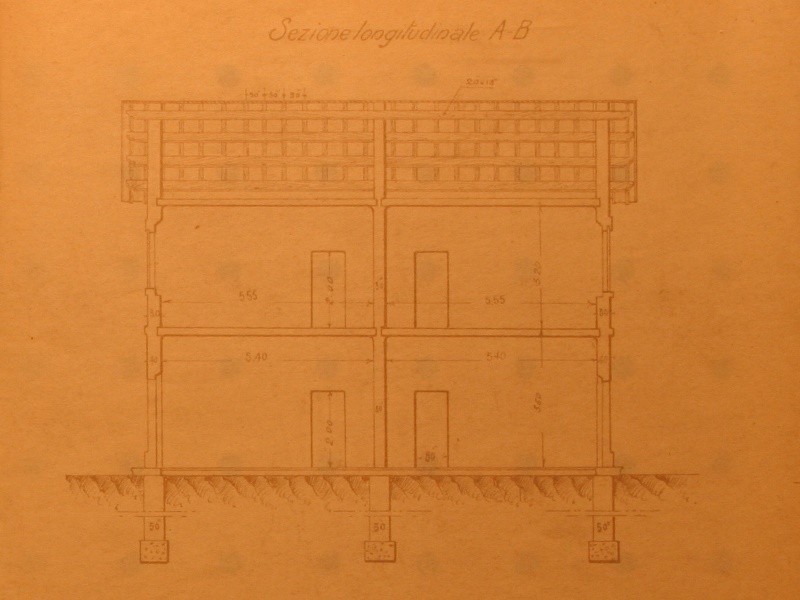 casa cantoniera doppia tipo a due piani di quattro ambienti per alloggio con due scale vers 2 004.jpg