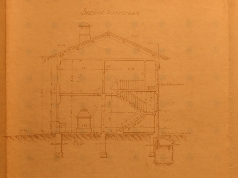 casa cantoniera doppia tipo a due piani di quattro ambienti per alloggio con due scale vers 2 006.jpg