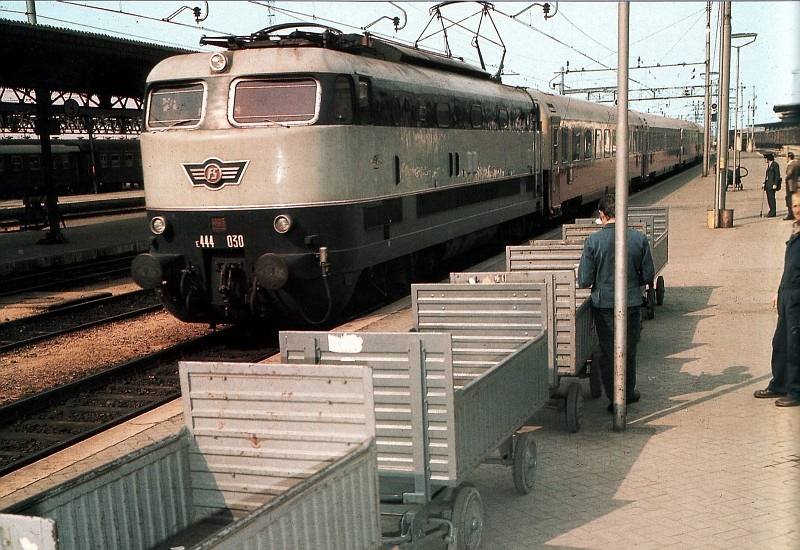 444-030 tuttablu a Firenze.jpg